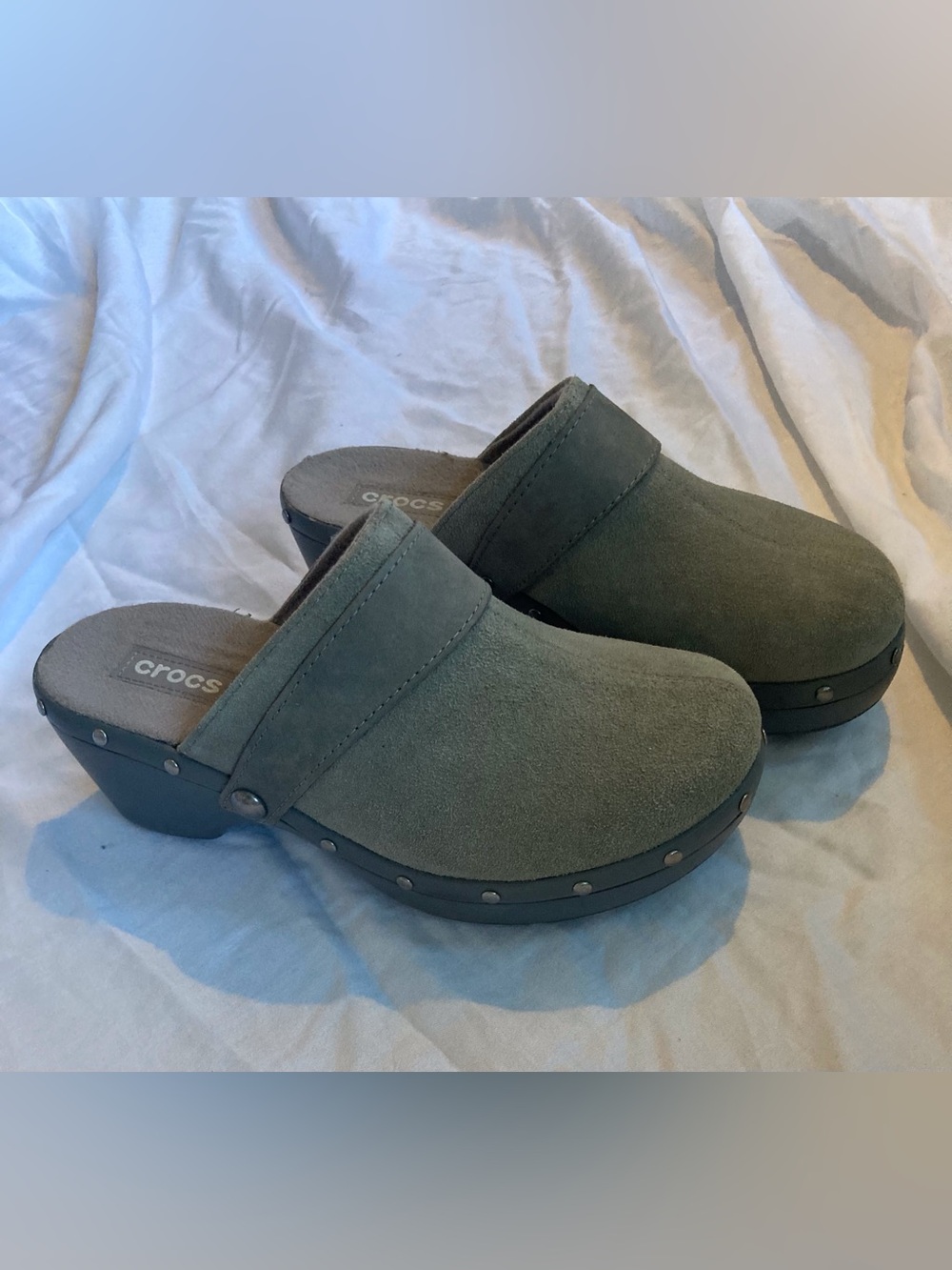 Crocs Cobbler Studded Suede Leather Upper Wedge Clogs Tonal Gray Size 8 EUC Y2K